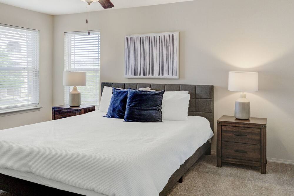 Photo of Bedroom in Broken Arrow