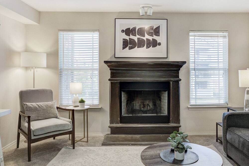 Photo of Livingroom in Broken Arrow