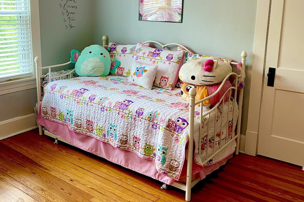Photo of Bedroom in Brownsboro Village