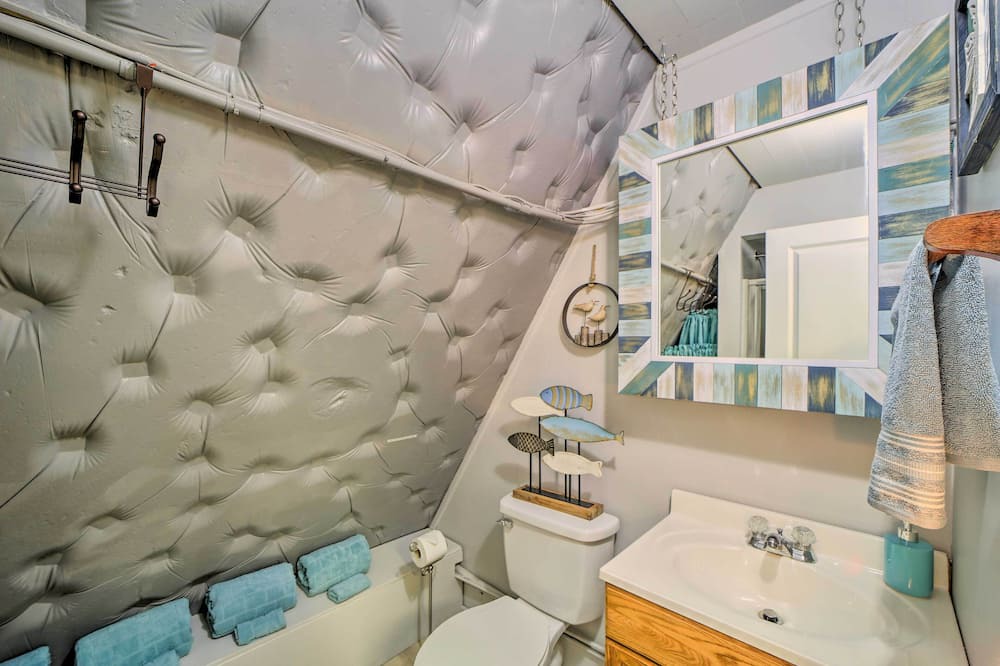 Photo of Bathroom in Eucha