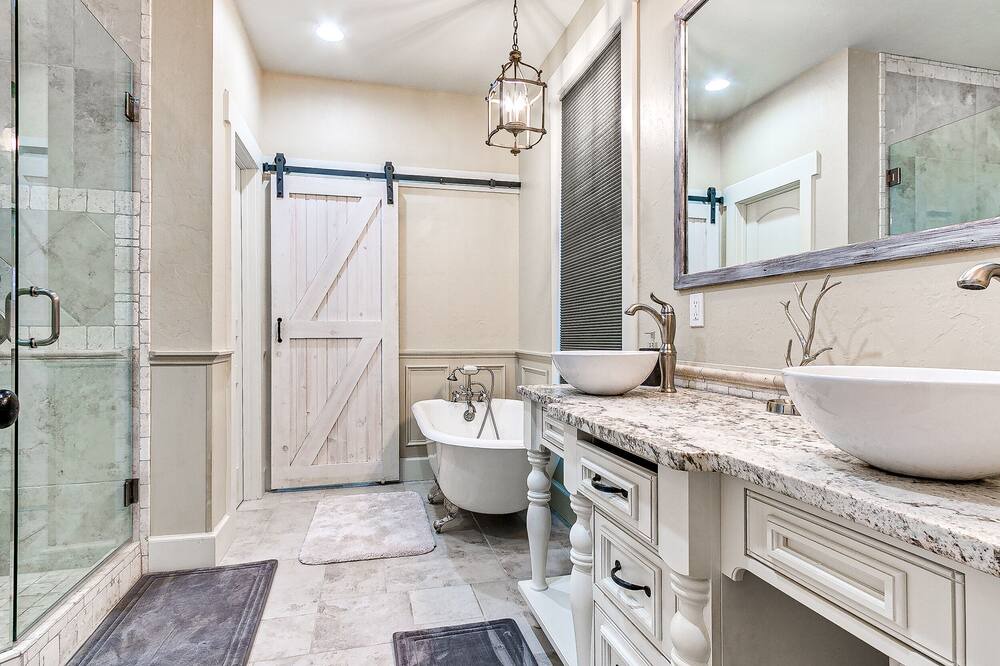 Photo of Bathroom in Eufaula