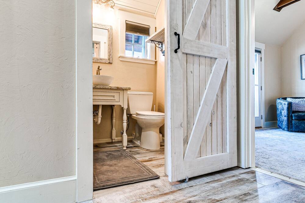 Photo of Bathroom in Eufaula