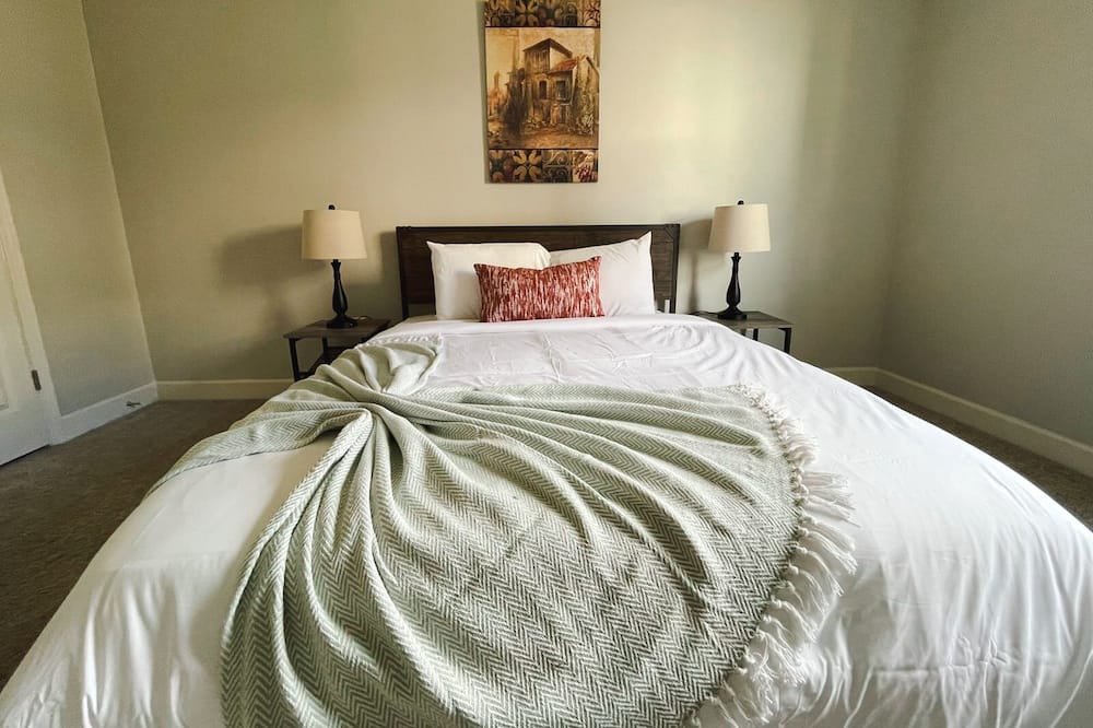Photo of Bedroom in Ferndale