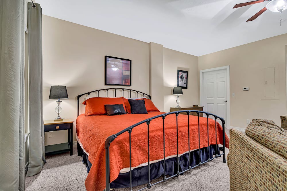 Photo of Bedroom in Blue Eye