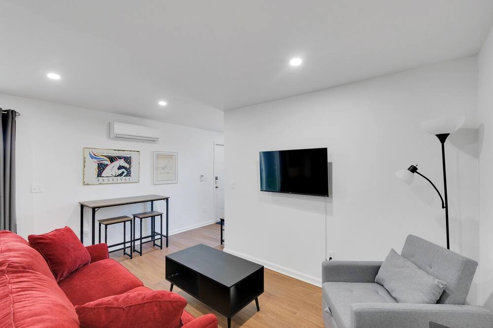 Photo of Livingroom in East Market District