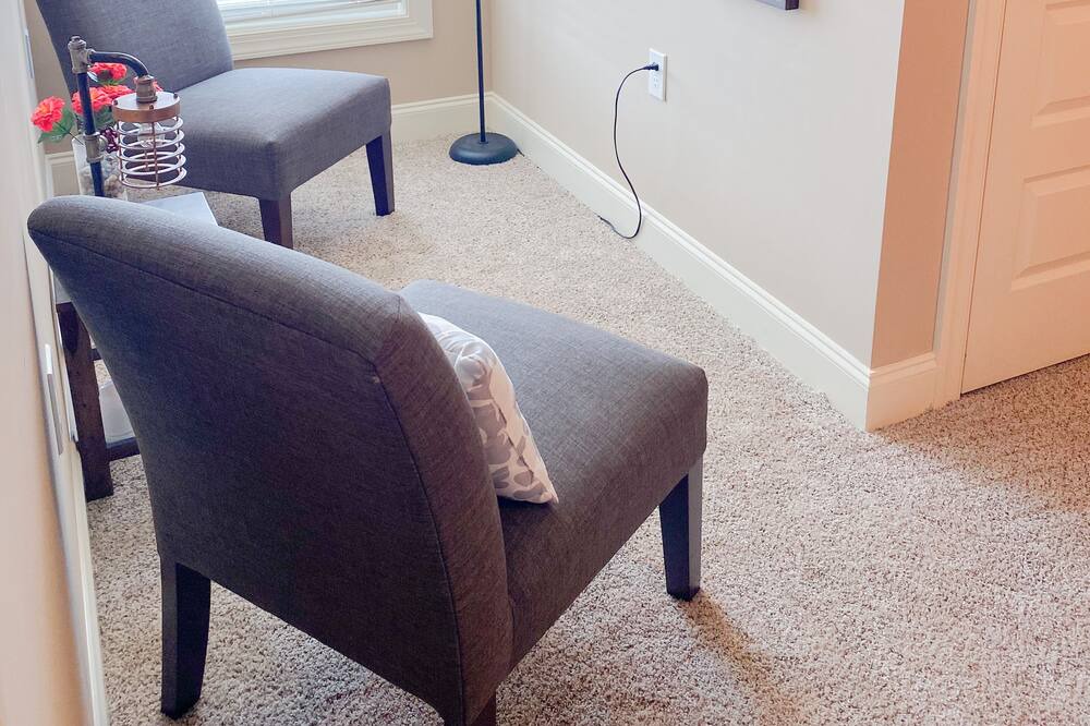 Photo of Livingroom in Cleveland