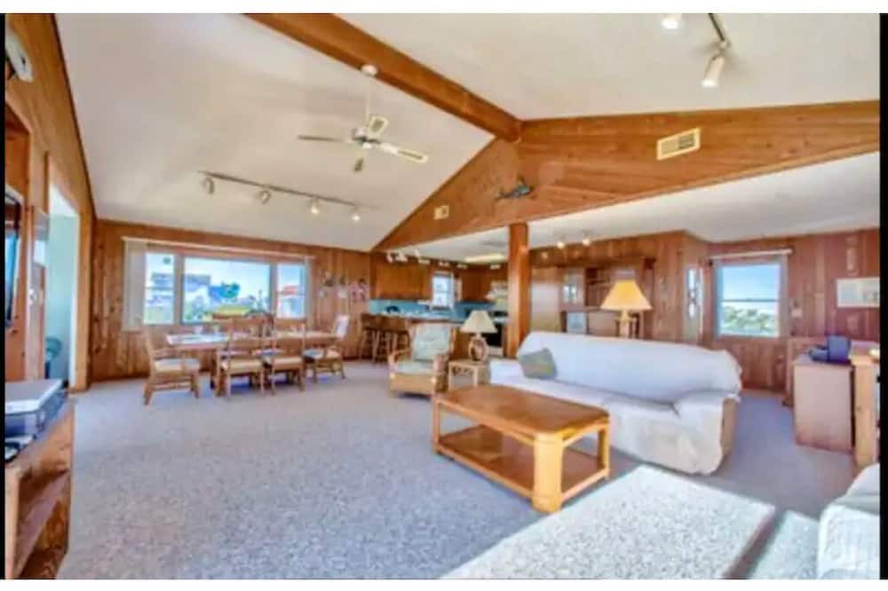 Photo of Livingroom in Hatteras