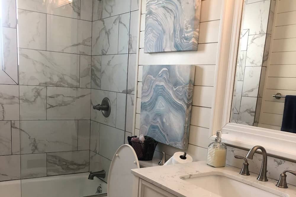 Photo of Bathroom in Schnitzelburg