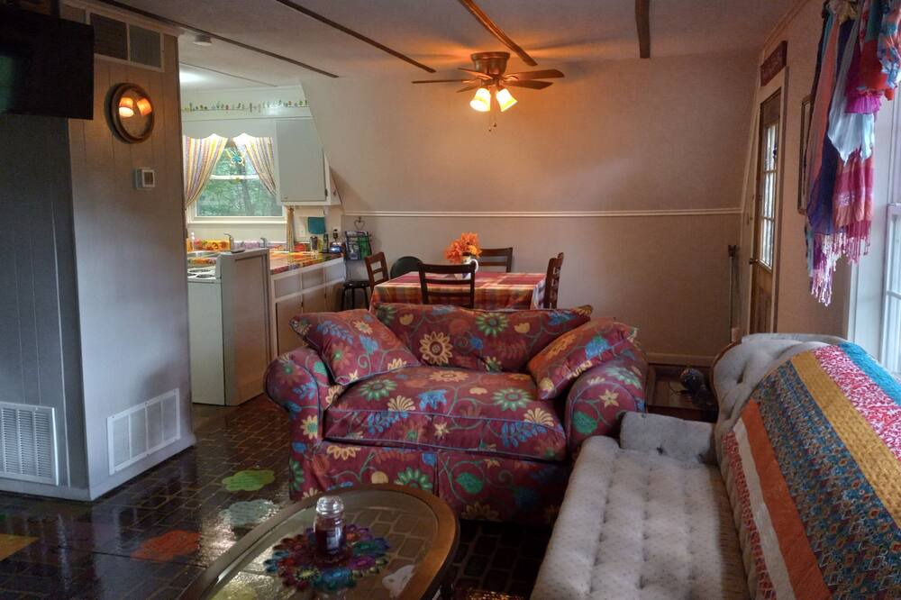 Photo of Livingroom in Tellico Plains