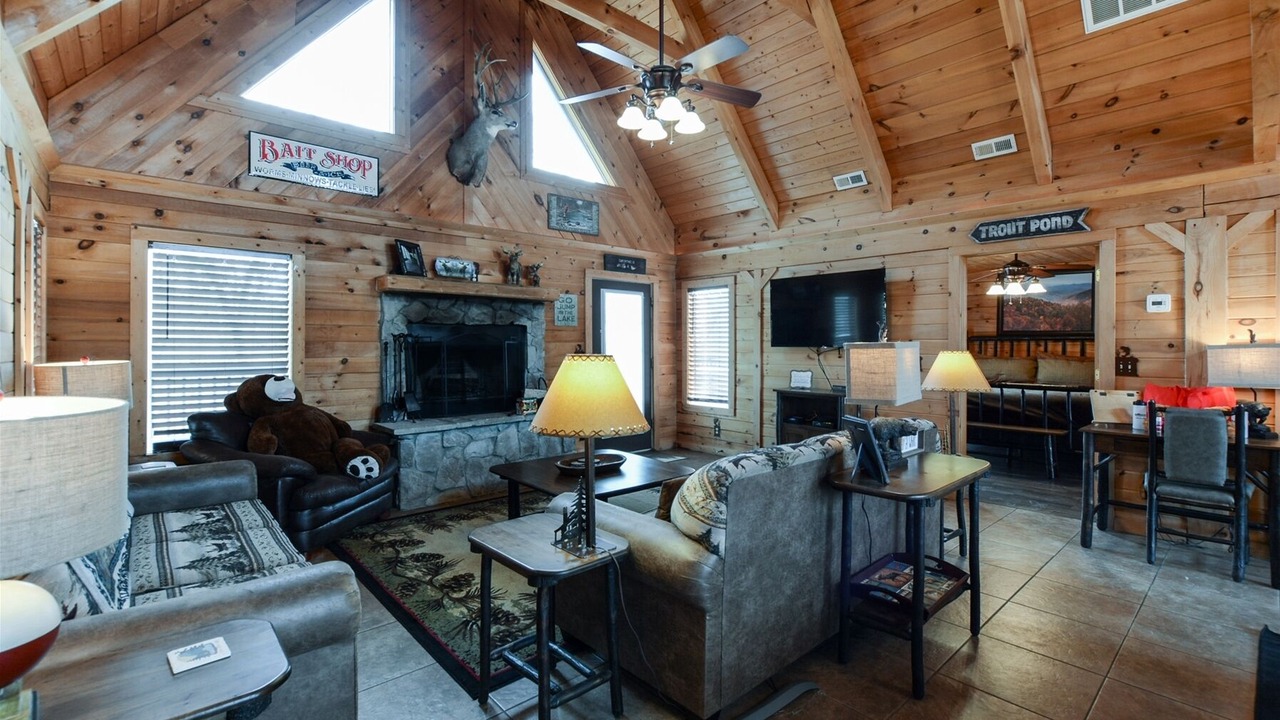 Photo of Livingroom in Branson Cedars