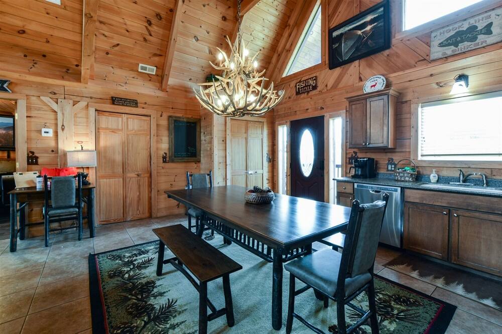 Photo of Bedroom in Branson Cedars