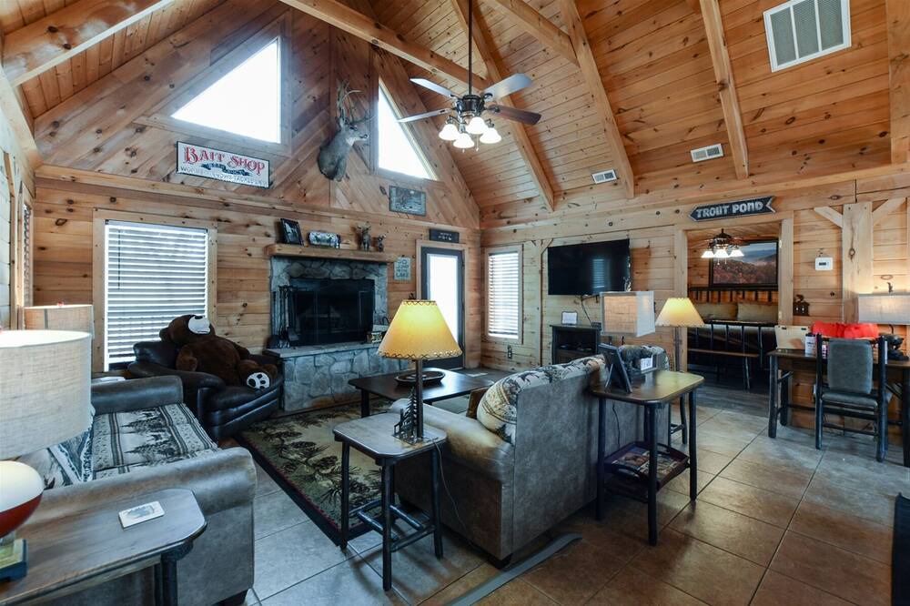 Photo of Livingroom in Branson Cedars