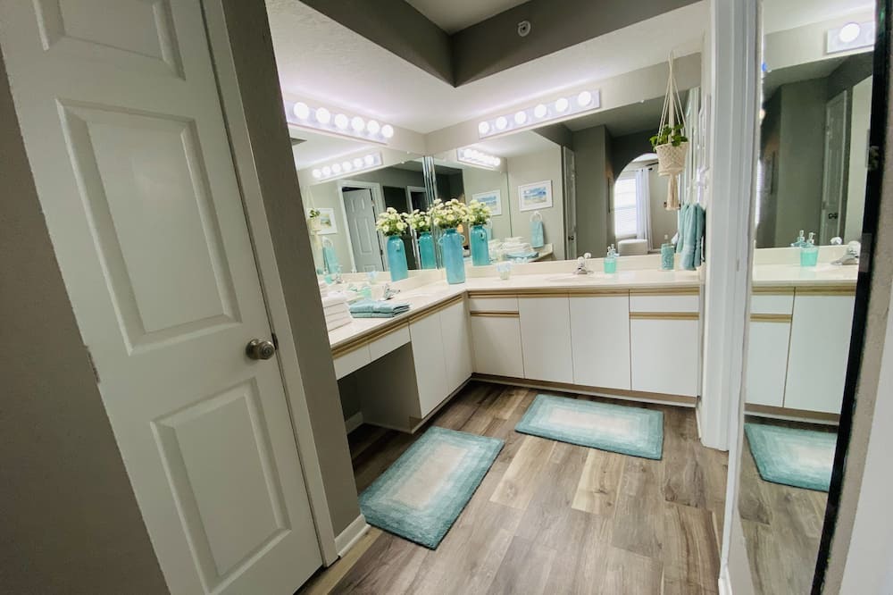Photo of Bedroom in Branson