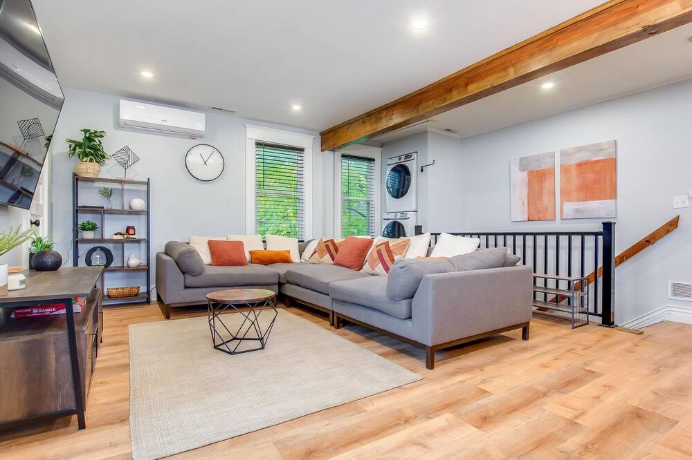 Photo of Livingroom in Beechmont