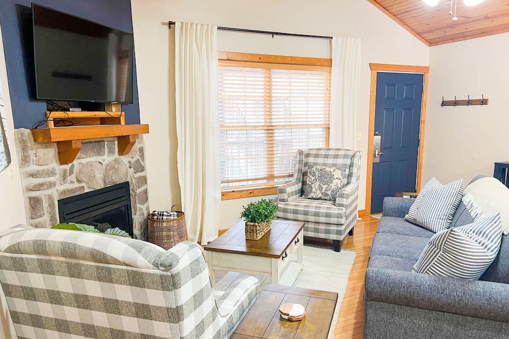 Photo of Livingroom in Reeds Spring