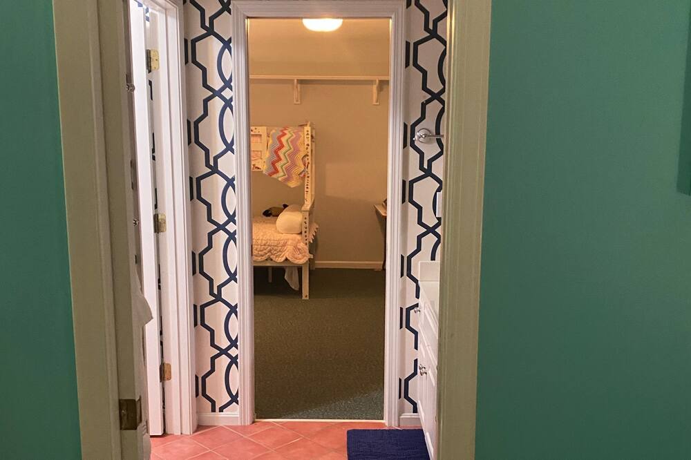 Photo of Bathroom in Prospect
