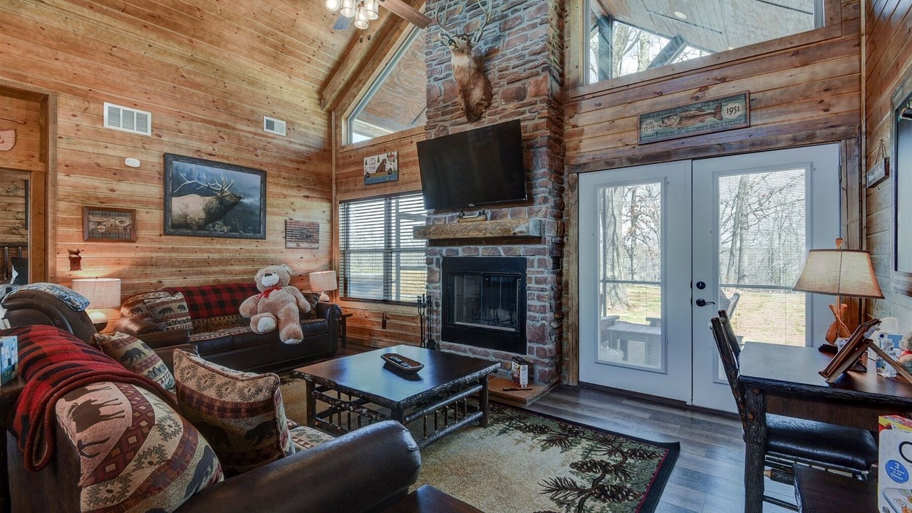 Photo of Livingroom in Branson Cedars