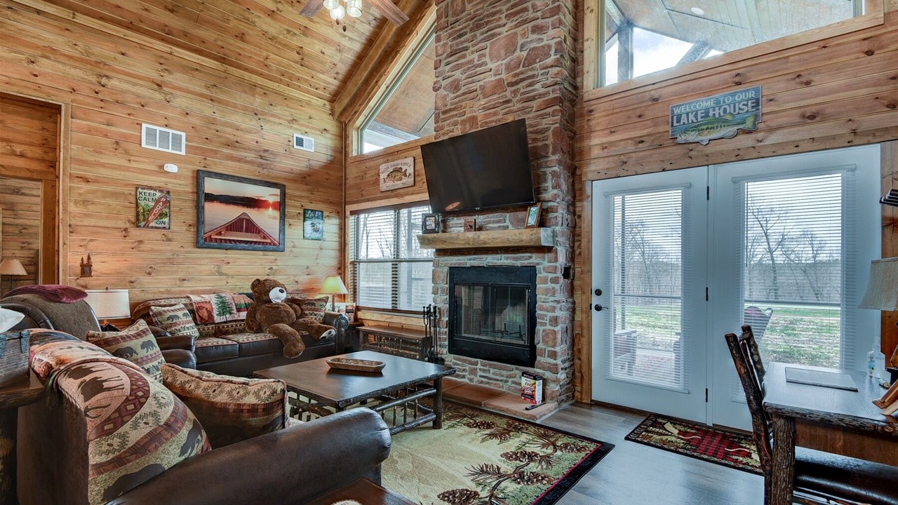Photo of Livingroom in Branson Cedars
