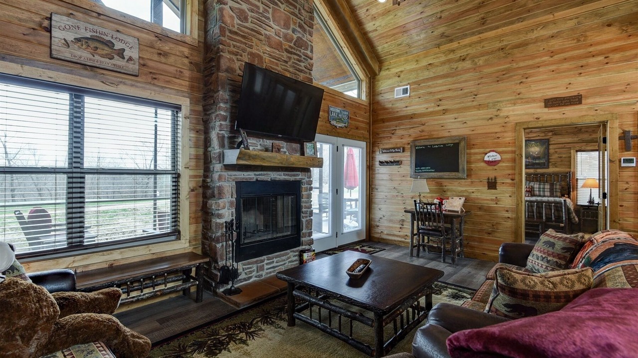 Photo of Livingroom in Branson Cedars