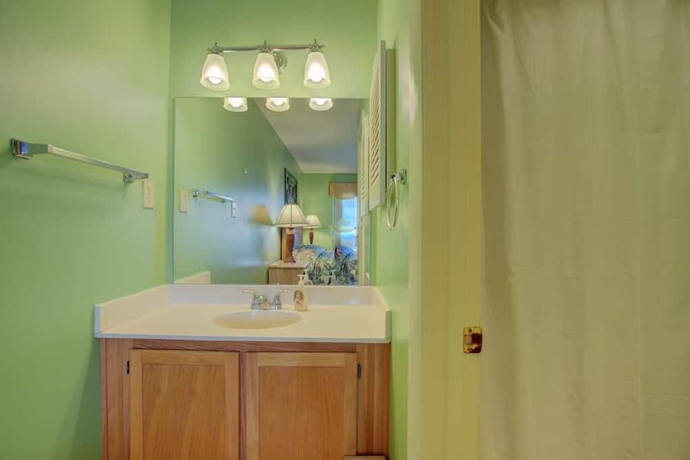 Photo of Bathroom in Sneads Ferry