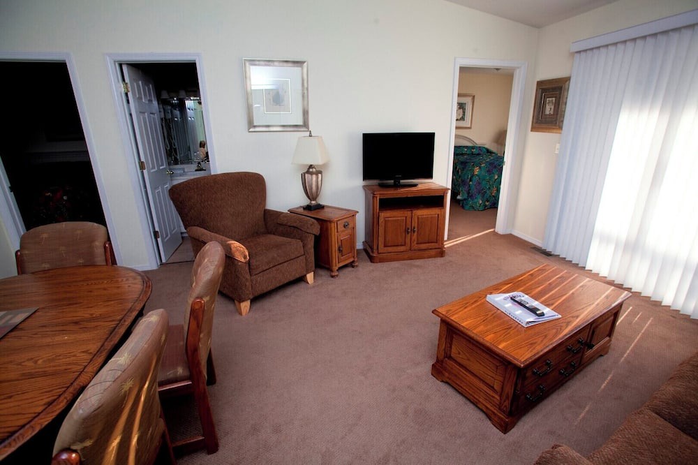Photo of Livingroom in Kimberling City