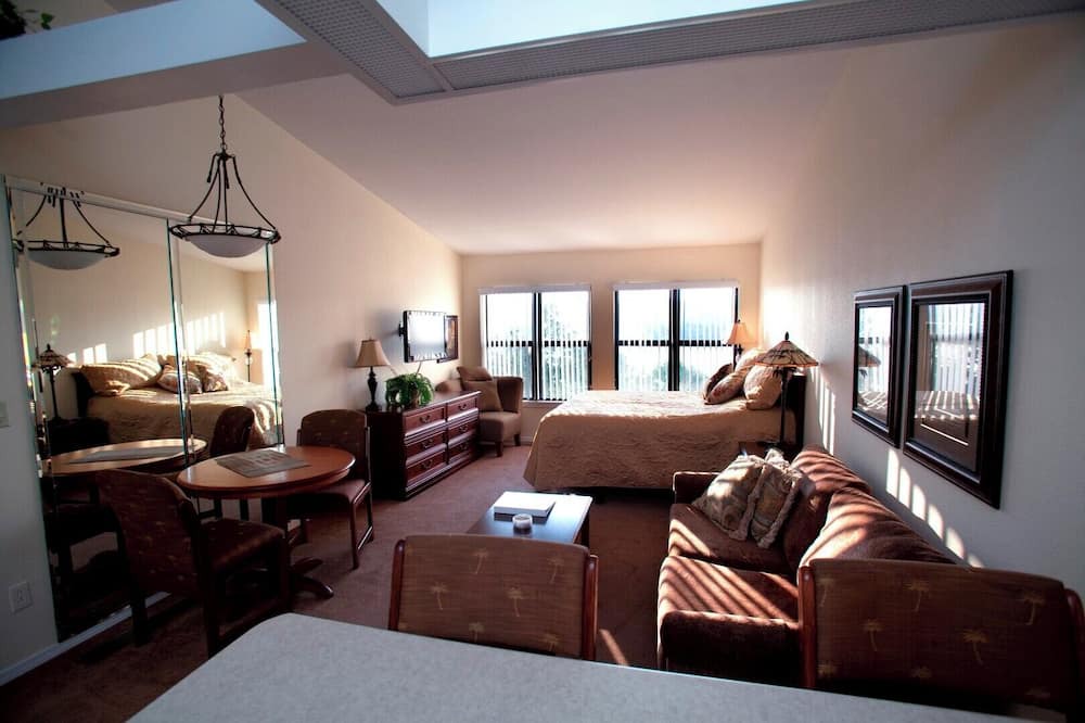 Photo of Bedroom in Kimberling City