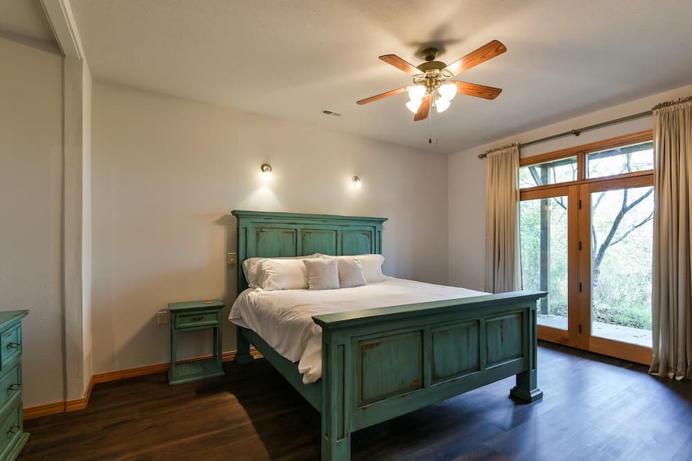 Photo of Bedroom in Shell Knob
