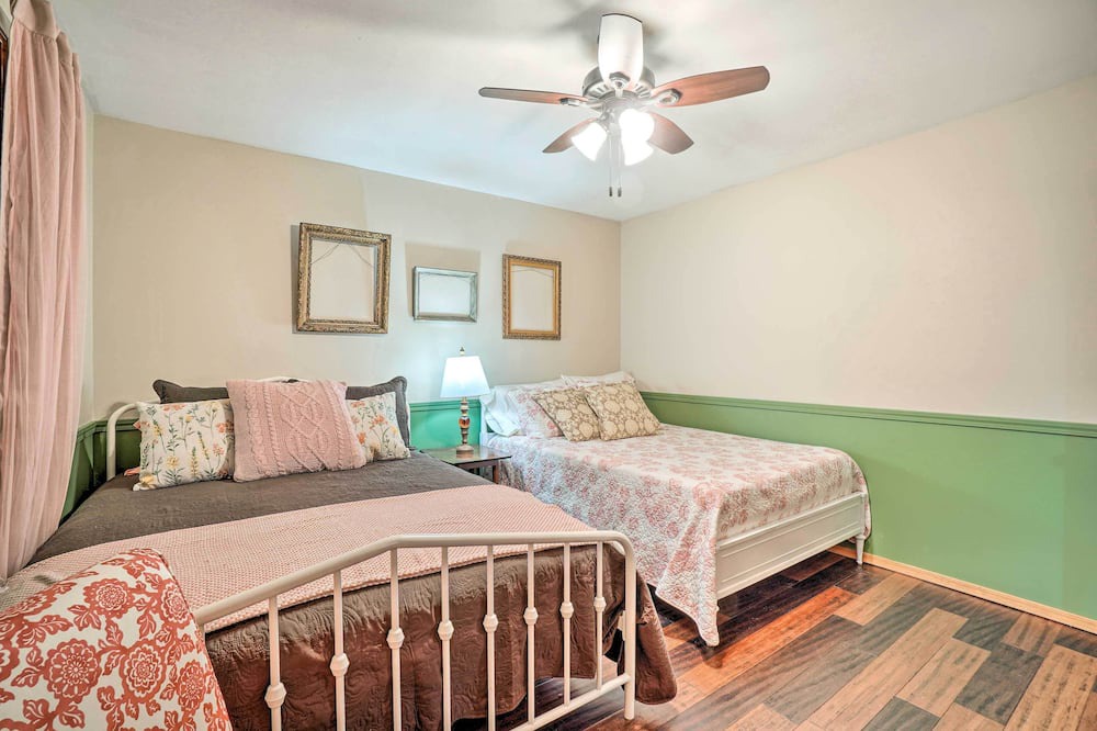 Photo of Others in Notch Estates