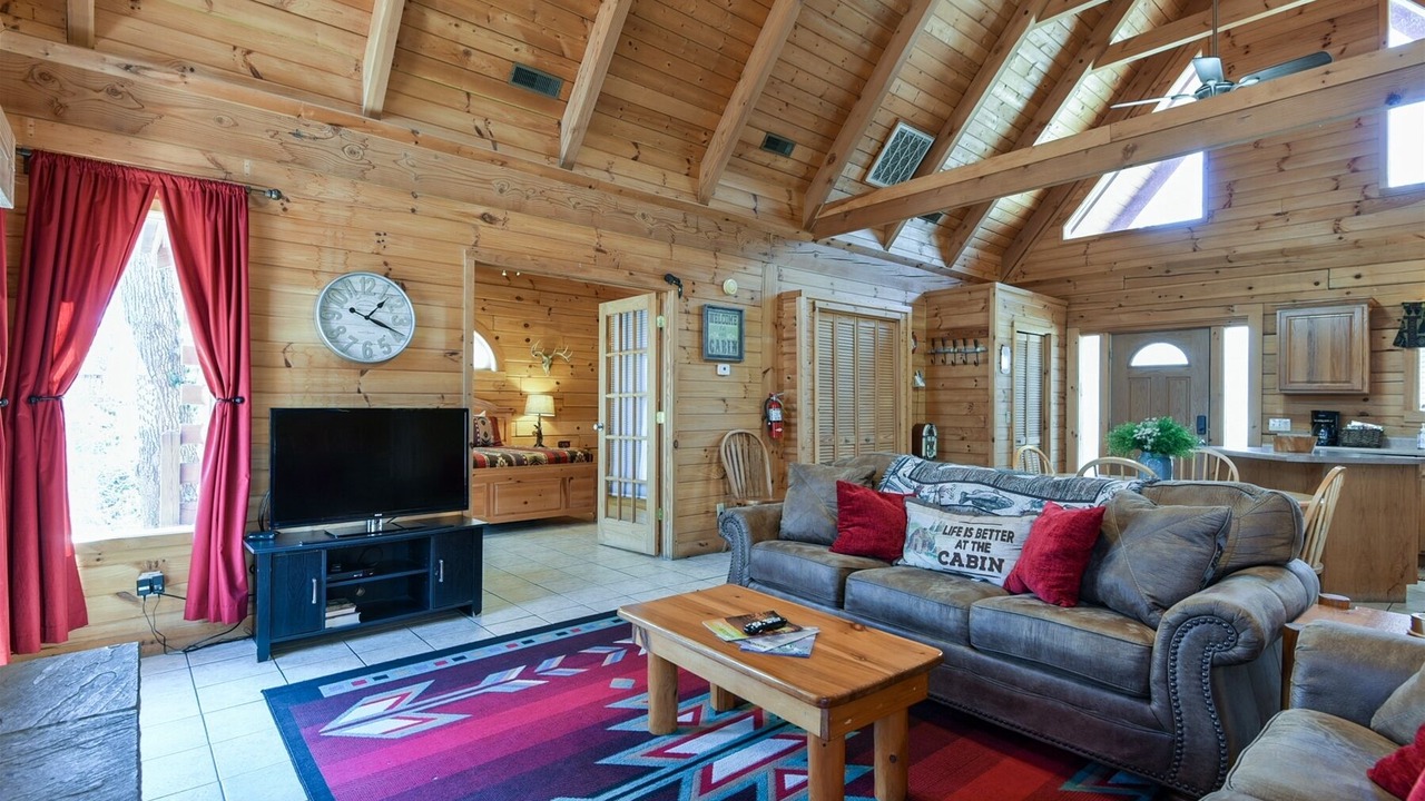 Photo of Livingroom in Branson Cedars