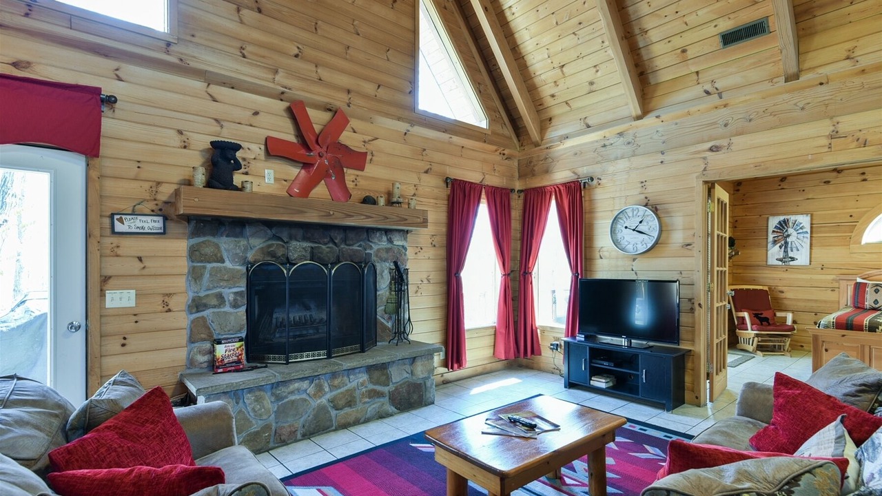 Photo of Livingroom in Branson Cedars