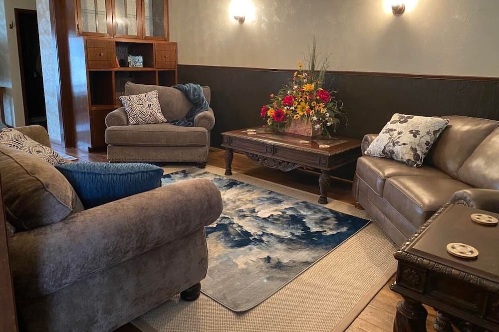 Photo of Livingroom in Hoxie