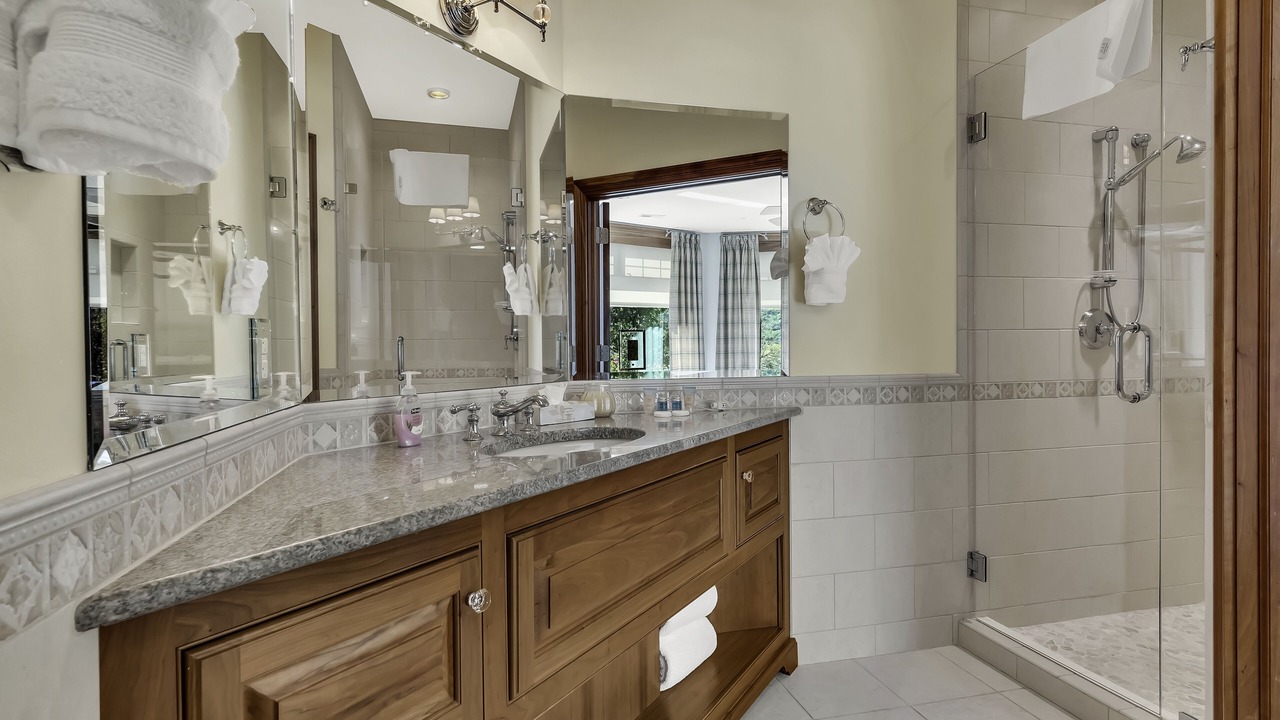 Photo of Bathroom in Blue Eye