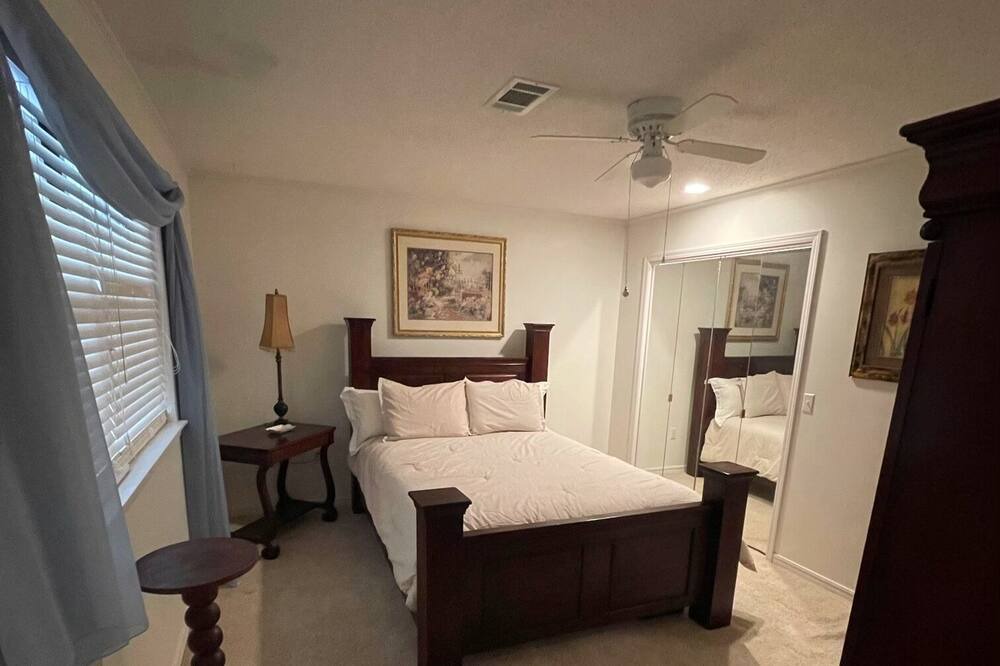 Photo of Bedroom in Russellville