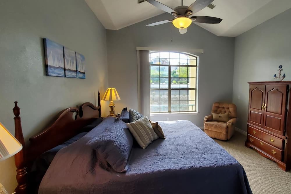 Photo of Bedroom in Hollister