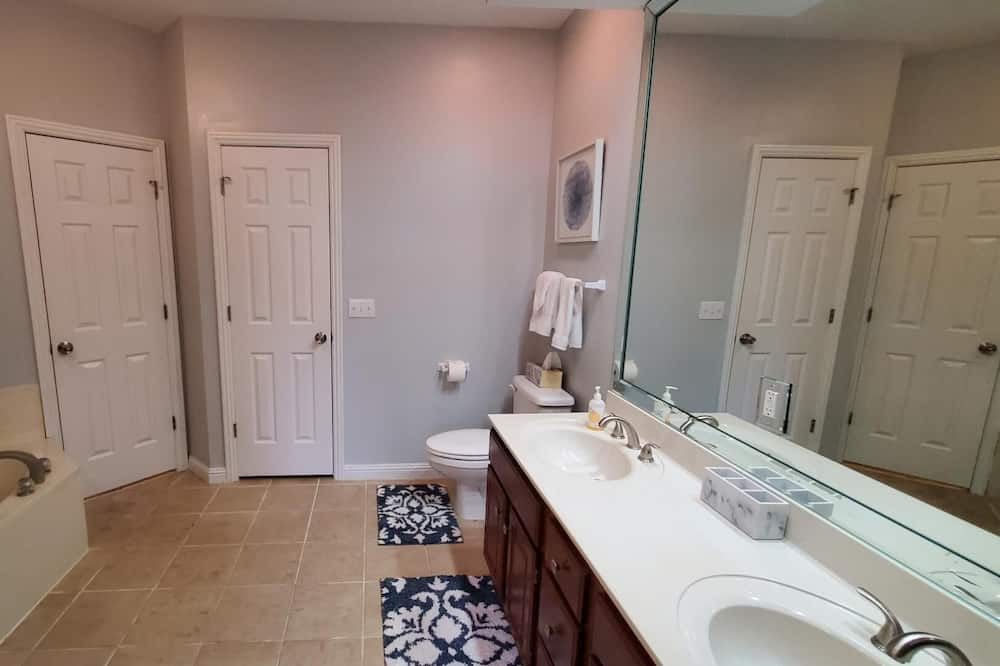 Photo of Bathroom in Hollister