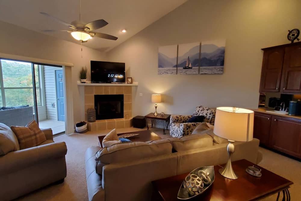 Photo of Livingroom in Hollister