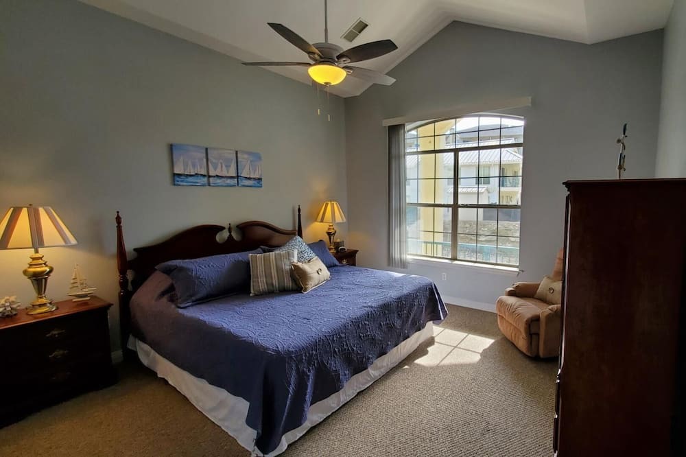Photo of Bedroom in Hollister
