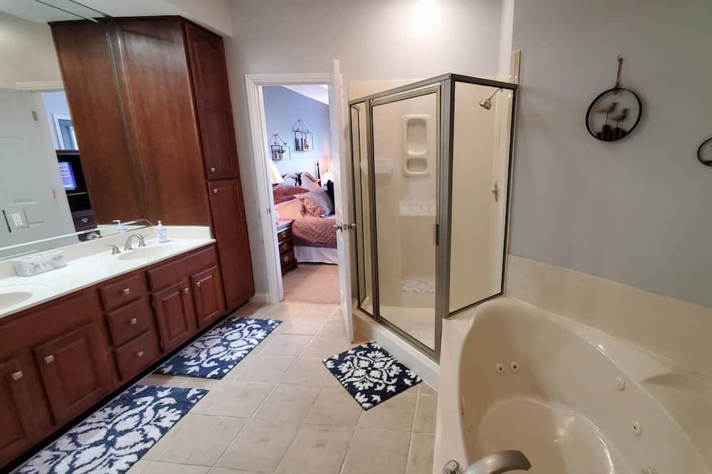 Photo of Bathroom in Hollister