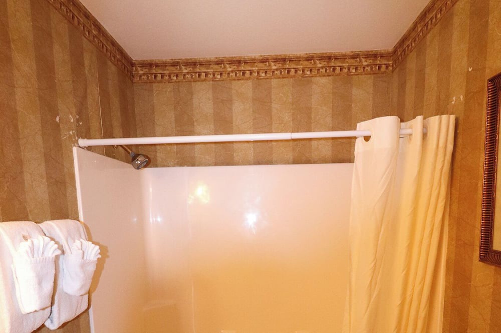 Photo of Bathroom in Kimberling City