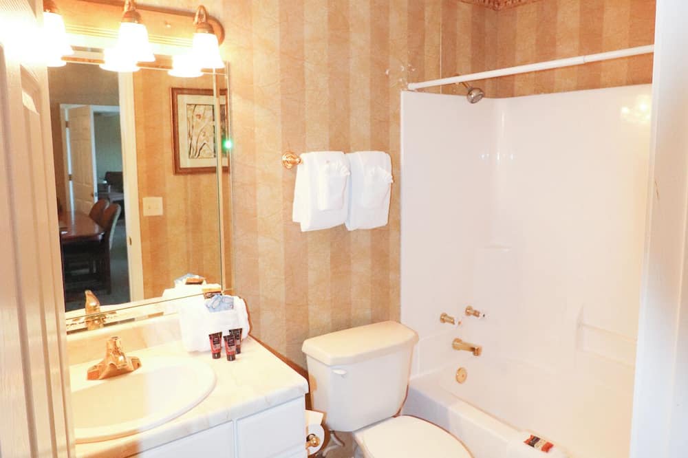 Photo of Bathroom in Kimberling City