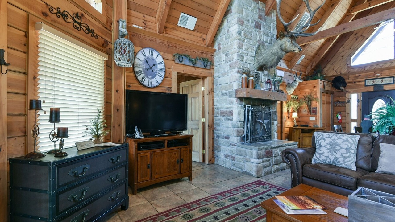 Photo of Livingroom in Branson Cedars