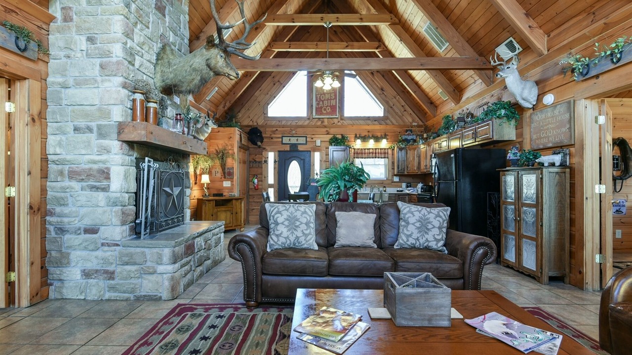 Photo of Livingroom in Branson Cedars