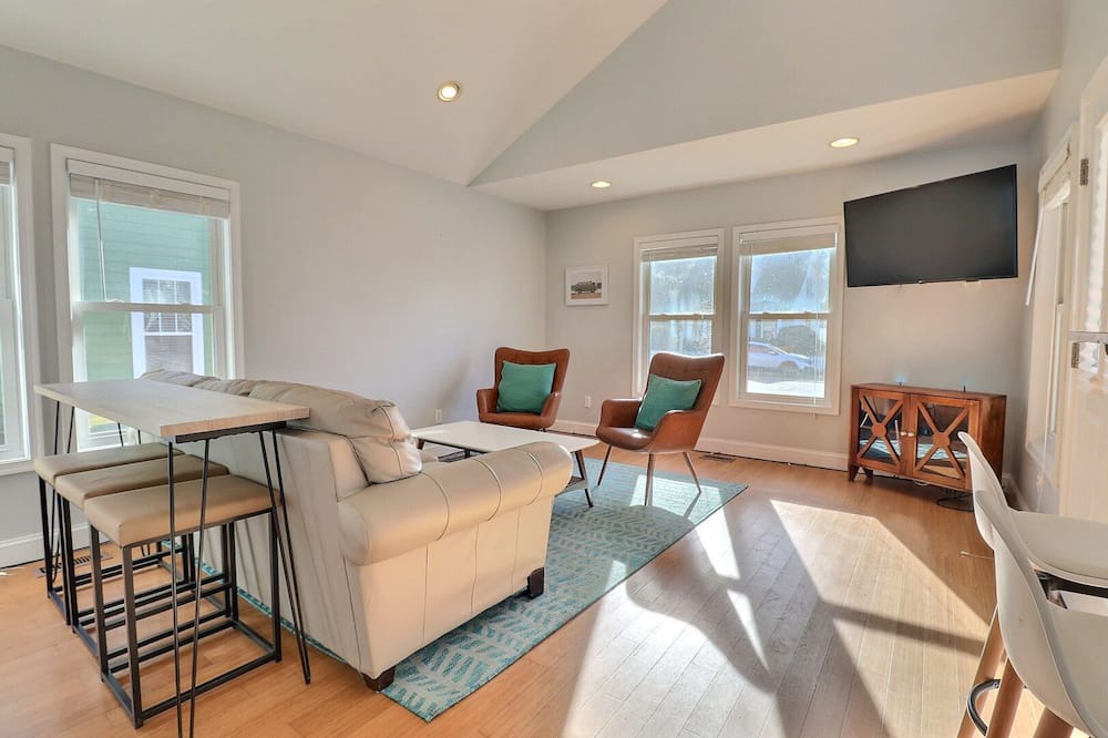 Photo of Livingroom in Manteo