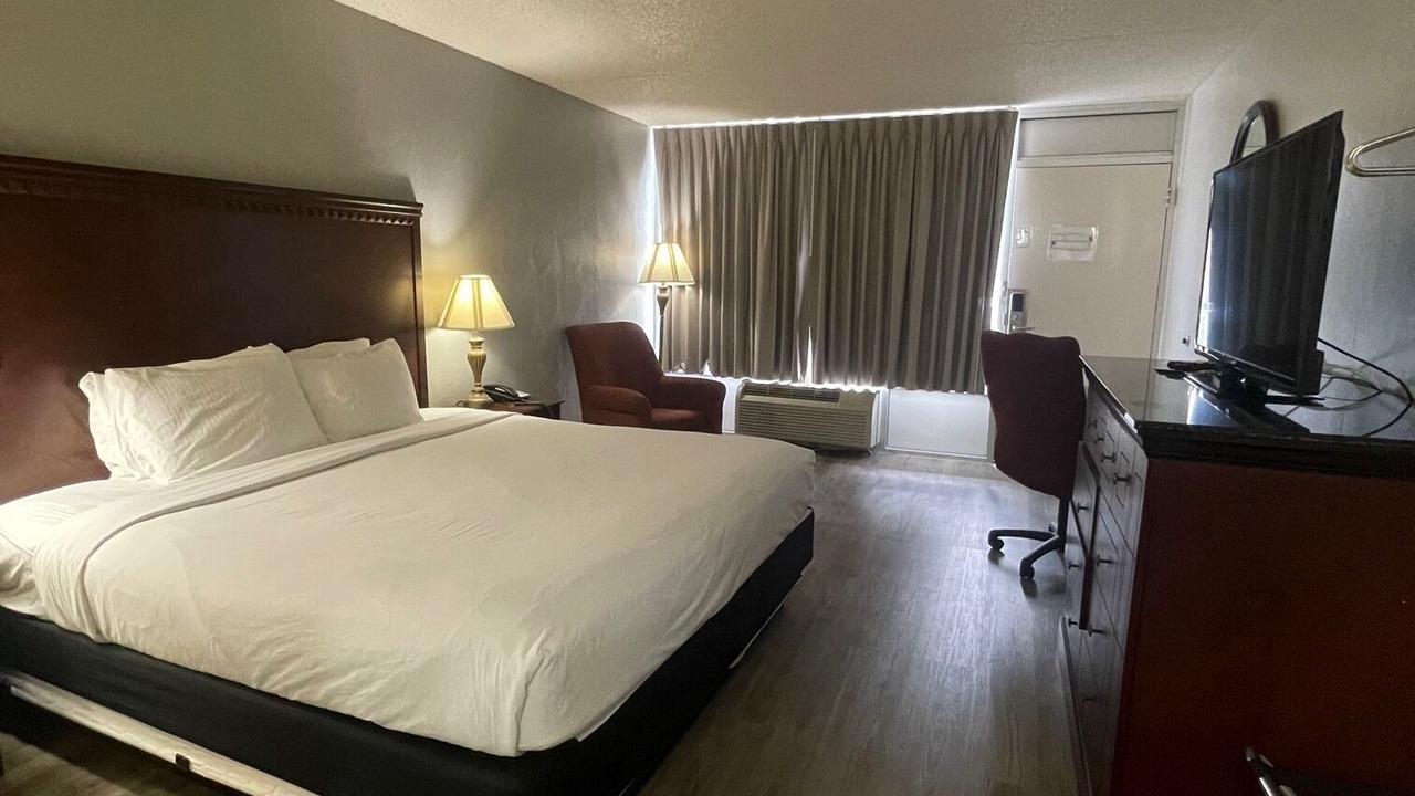 Photo of Bedroom in Branson Theater District
