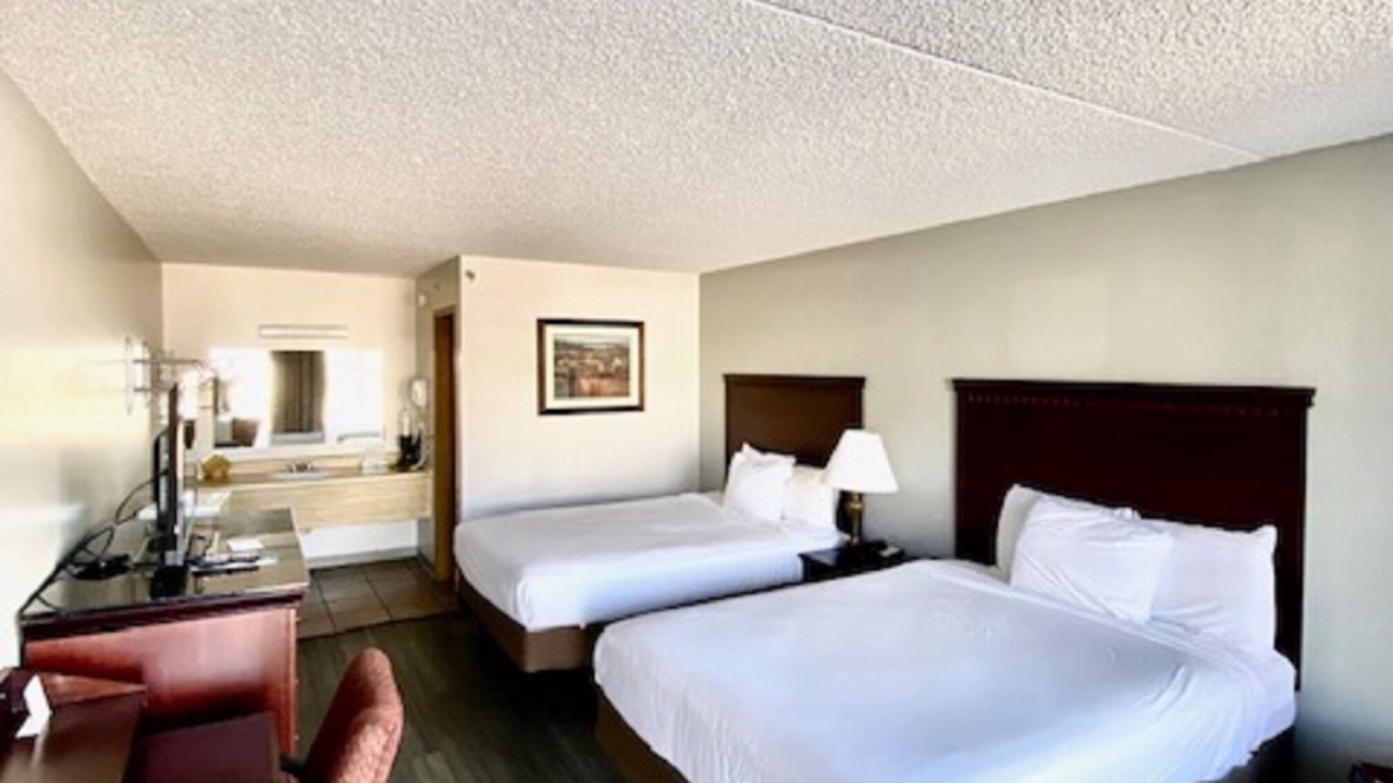 Photo of Bedroom in Branson Theater District