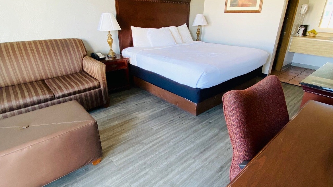 Photo of Bedroom in Branson Theater District