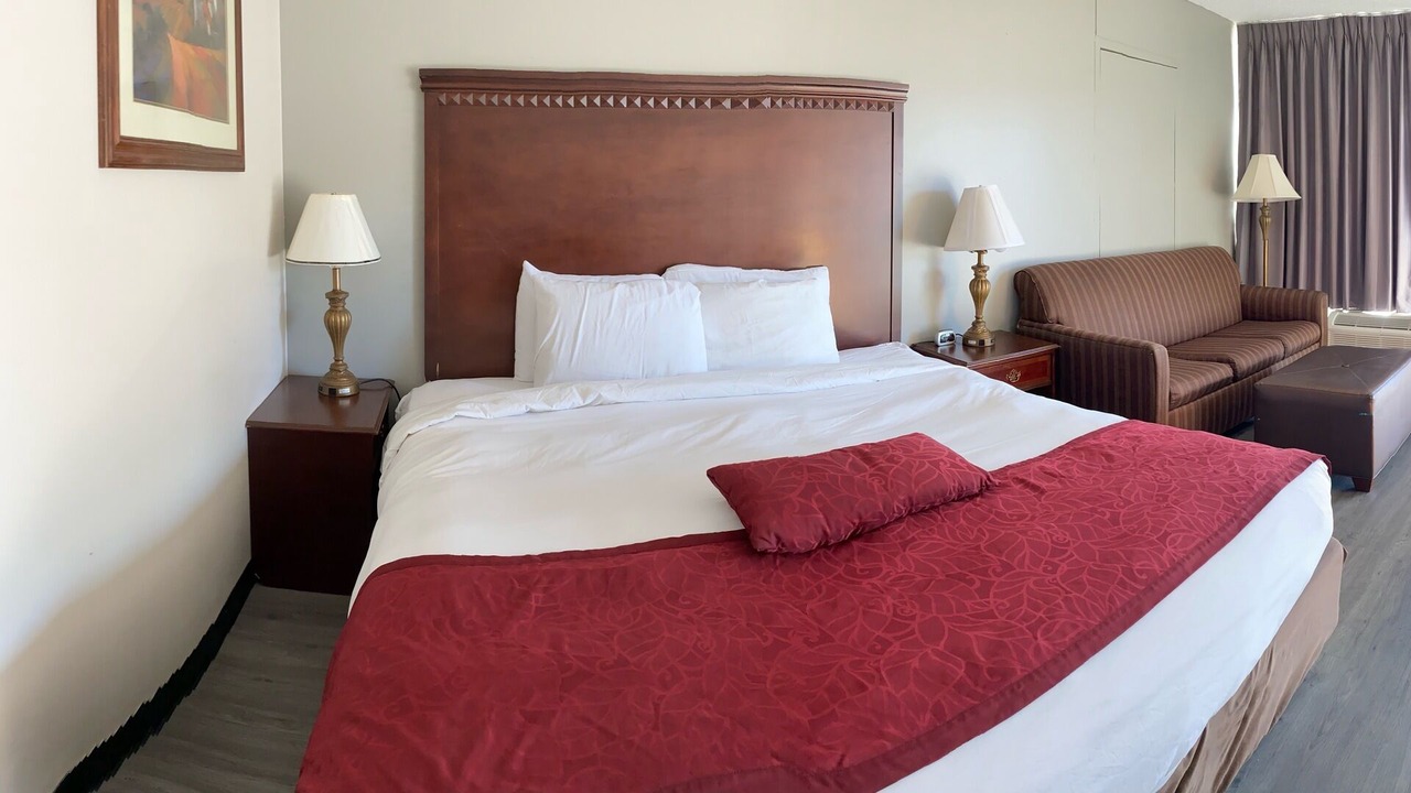 Photo of Bedroom in Branson Theater District