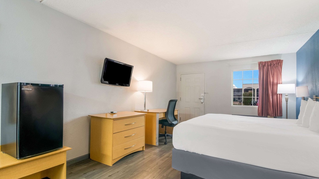 Photo of Bedroom in Branson Theater District