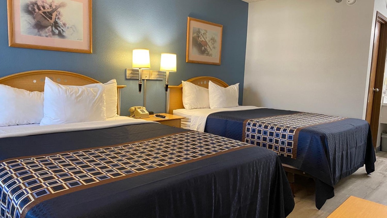 Photo of Bedroom in Branson Theater District