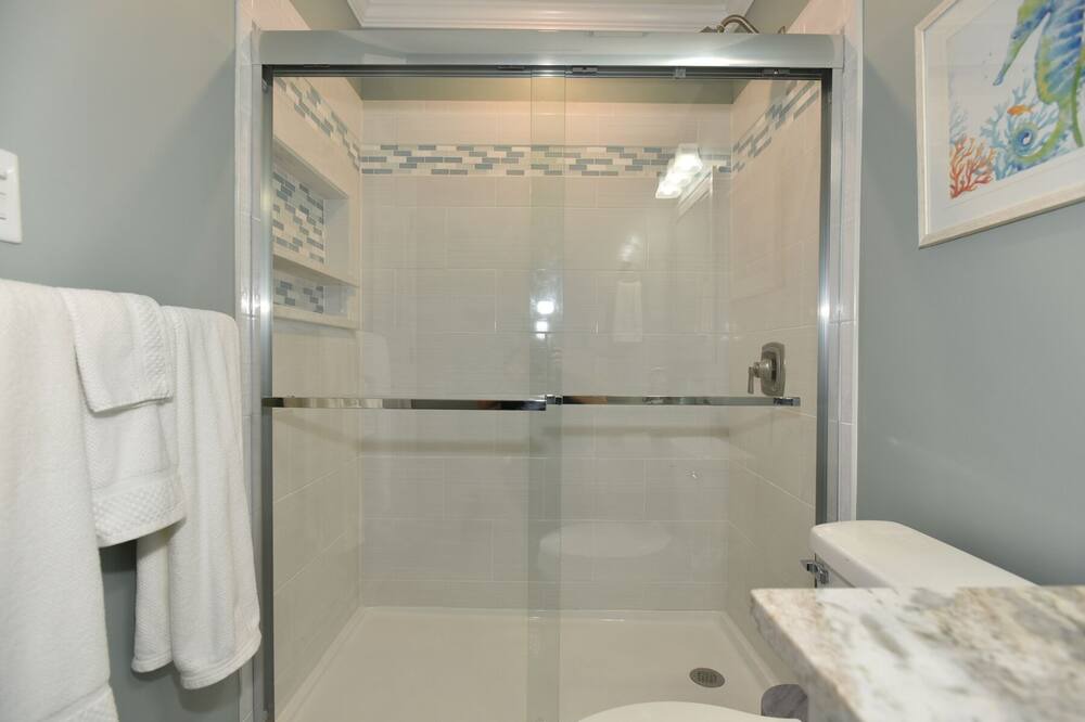 Photo of Bathroom in Piney Green